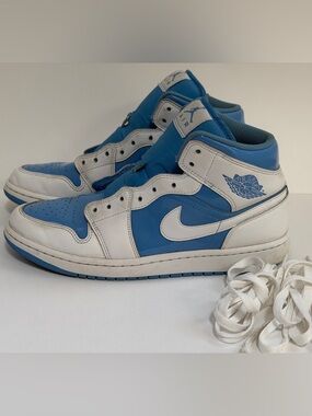 Nike Air Jordan 1 Mid UNC Blue White Men’s Size 9.5 Sneakers